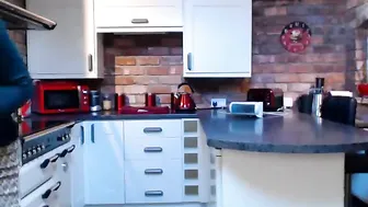 english_rose Cute queen gently caresses her pussy