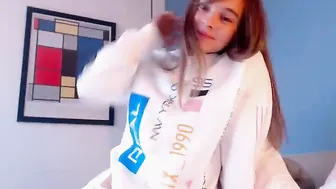 kendalltyler Pretty woman pervertedly poops