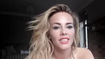 babyscarlet Pretty pussy fucks both holes