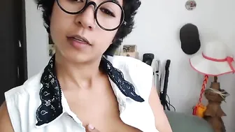 isapaz90 Hot prostitute masturbating pussy with her hand