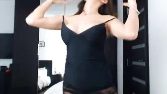 sweetndcrazy Cute courtesan caresses shaved cunt