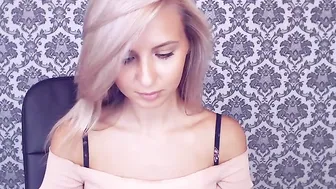 pand_ora1 Hot babe fucks both holes