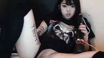 littlemetalprincess mother in stockings pulls the cap