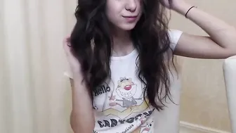 ehotlovea Pretty babe fucks herself
