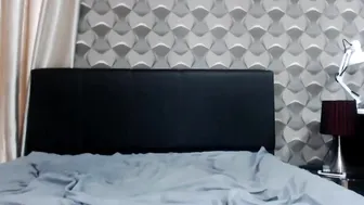 wearehottest Full lady fondles big boobs