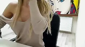 erinella Fantastic blonde twirls juicy booty