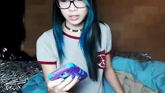 lolalusts Blonde babe bares her tits