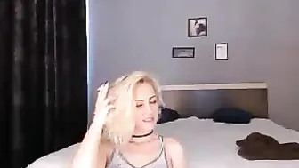 nicepussyfuckk18 Charming doll has sex