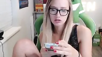 pawg_champ Web model fucks herself with a dildo