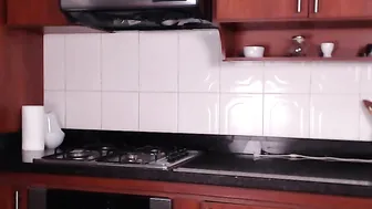 sexylittleval Attractive lady bares boobs