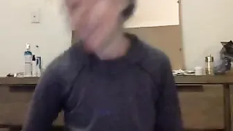 nicnevin_fae Black haired lady puts big tits