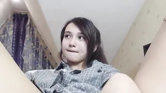 littlewetgf Amazing babe jerking her shaved cunt