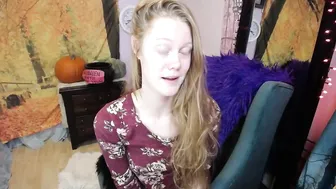 sexyredfox89 Hot bitch masturbates with sex toy