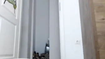 anagee Luxurious slut masturbates shaved cunt