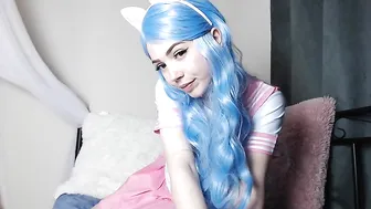 lilcanadiangirl Luxurious doll shows tits