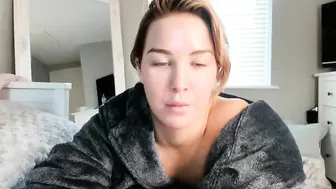 amberj shaking tits to music