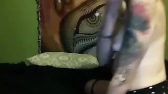 drippingperfection loves to fondle her sexy body