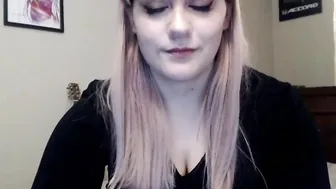 fundere Submissive female masturbating with sex toy