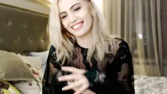 HappyEndings Impressive pussy finger massages pussy