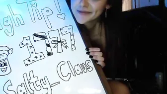 nikkieliot Cute chick jerks both holes