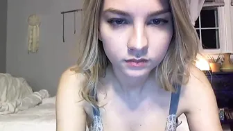 lilyivy girl from naked chat