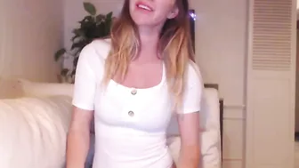 nikiskyler Mature confused masturbates shaved pussy