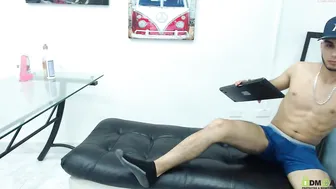 nicole_and_keith The insistent bitch licks a rubber penis