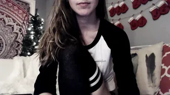 syriahsage Big breasted sterlet jerks off her pussy
