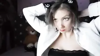 vany_love Incendiary queen jumps on sex toy
