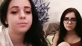 girls00para loves to fondle her sexy body