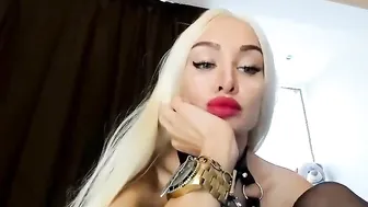 webgirlNinja_kiss Incendiary Ukrainian shows off huge buffers
