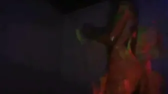 mjxoxo1 Painted chick sucks dildo