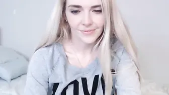 scarlettmiles Young slut dancing striptease