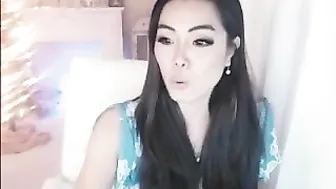 bunni Mom with huge tits