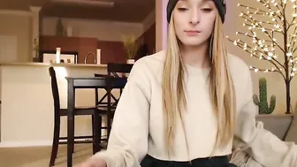 alexa put on display his chest