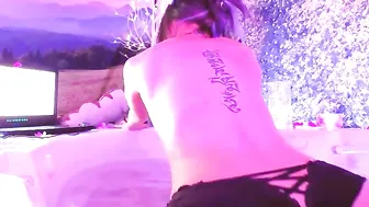 hyrulefairy Brunette in stockings rides sex toy