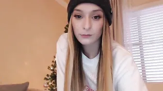 alexa Shy girl exposes beautiful tits