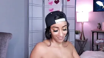 ariana_gray Female in stockings rubs her clit with fingers