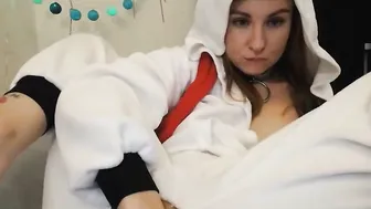 riderkelly Graceful babe caresses wet pussy