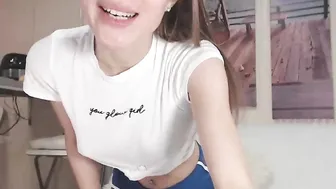 topskinny Young bitch caresses shaved holes