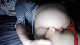 mimi_morgane88 Hot slut caresses shaved pussy