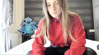 barbieprincess Juicy babe caresses pussy