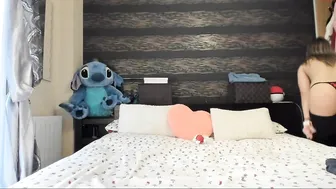 barbieprincess Elegant slut caresses shaved cunt