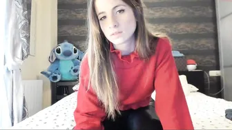 barbieprincess Elegant slut caresses shaved cunt