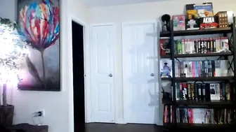 kristennn Luxurious prostitute fucks herself in the ass