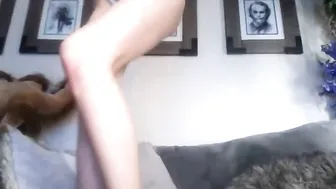 kristennn Sexy slut fingering pussy