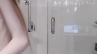 budapestbabee Adult bitch fucks her ass