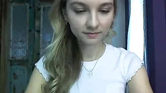 lilyivy Juicy slut masturbating cunt