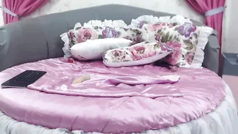 ValentineAngel smeared her incredibly hot body with oil