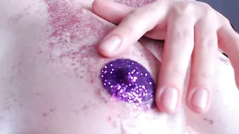 aleXis2 Fox rubs her tits and communicates with the chat